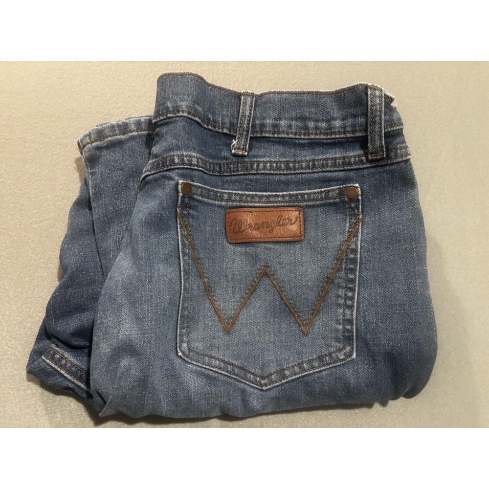 Wrangler Retro Jeans Men's 38x34 Relaxed Boot Med Wash Cowboy